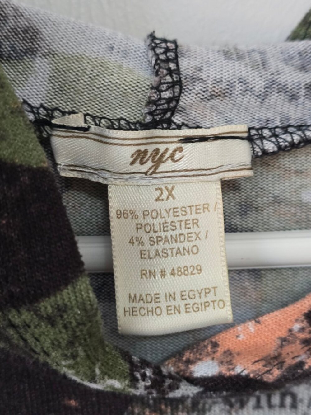 NYC Short Sleeve Pullover Camouflage & Newsprint Pattern Hoodie Shirt Size 2X - Picture 4 of 6